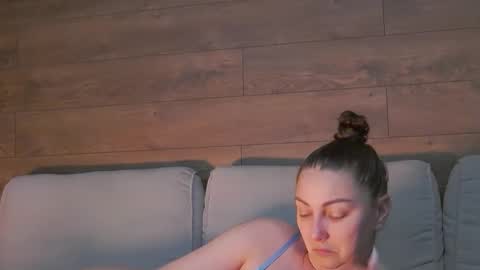 annasplash online show from April 2026 03:42:01 AM