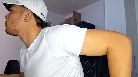 Snapshot of anndyhardy11 chatting on December 2024 03:22:01 PM Anndy Hardy online show from December 2024 03:22:01 PM