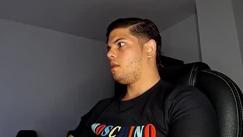 Snapshot of anndyhardy11 chatting on December 2024 12:13:01 PM Anndy Hardy online show from December 2024 12:13:01 PM