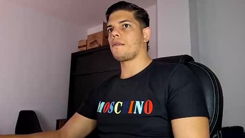 Snapshot of anndyhardy11 chatting on December 2024 03:19:01 PM Anndy Hardy online show from December 2024 03:19:01 PM