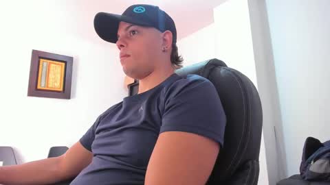 Snapshot of anndyhardy11 chatting on January 2025 02:35:02 PM Anndy Hardy online show from January 2025 02:35:02 PM