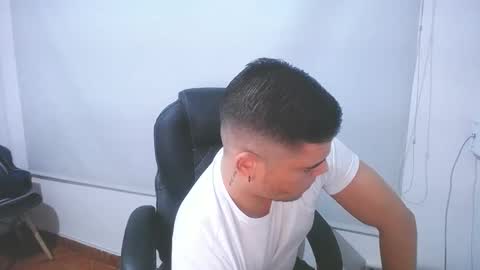 Snapshot of anndyhardy11 chatting on February 2025 12:59:01 PM Anndy Hardy online show from February 2025 12:59:01 PM