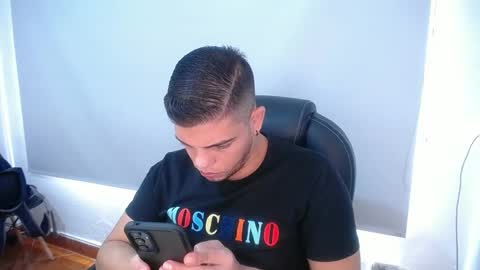 Snapshot of anndyhardy11 chatting on February 2025 03:30:02 PM Anndy Hardy online show from February 2025 03:30:02 PM