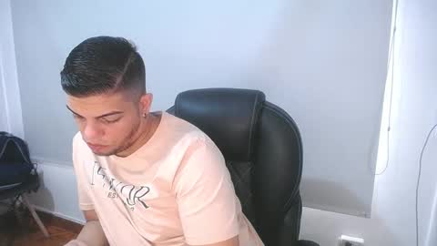 Snapshot of anndyhardy11 chatting on February 2025 03:15:02 PM Anndy Hardy online show from February 2025 03:15:02 PM