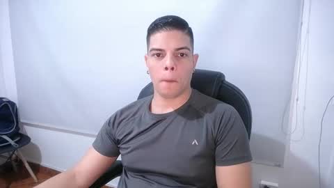 Snapshot of anndyhardy11 chatting on February 2025 12:20:01 PM Anndy Hardy online show from February 2025 12:20:01 PM