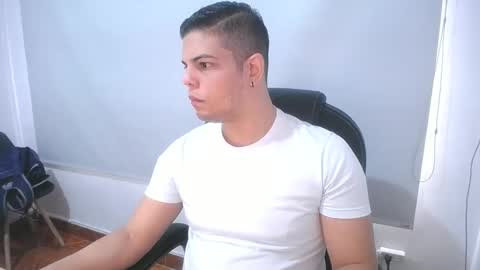 Snapshot of anndyhardy11 chatting on March 2025 12:19:02 PM Anndy Hardy online show from March 2025 12:19:02 PM