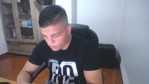 Snapshot of anndyhardy11 chatting on September 2025 10:32:02 PM Anndy Hardy online show from September 2025 10:32:02 PM