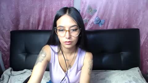 Snapshot of anne_jm chatting on January 2025 01:43:02 AM Anne online show from January 2025 01:43:02 AM