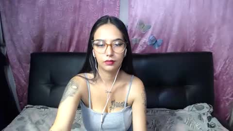 Snapshot of anne_jm chatting on February 2025 01:41:02 AM Anne online show from February 2025 01:41:02 AM
