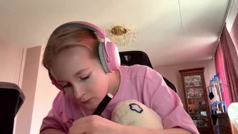 Qwin online show from February 2026 10:25:02 AM