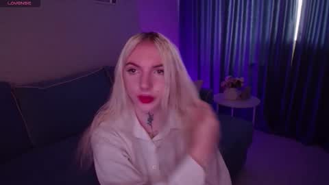 Snapshot of annetenet chatting on September 2025 09:00:01 AM Annet online show from September 2025 09:00:01 AM