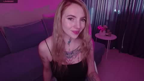 Snapshot of annetenet chatting on October 2025 07:29:01 AM Annet online show from October 2025 07:29:01 AM