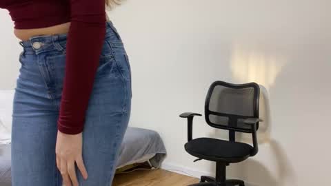 Snapshot of annetmoroz chatting on March 2026 01:14:02 PM Ann Serj online show from March 2026 01:14:02 PM