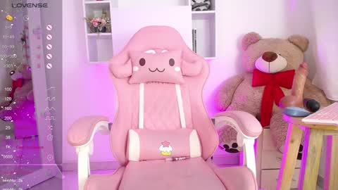 Anni online show from December 2024 04:32:02 PM