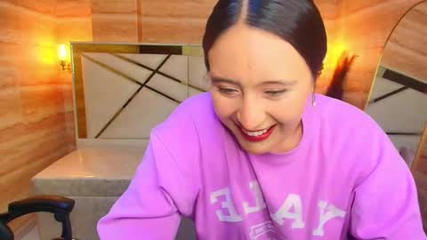 annie__r online show from October 2025 07:56:02 PM