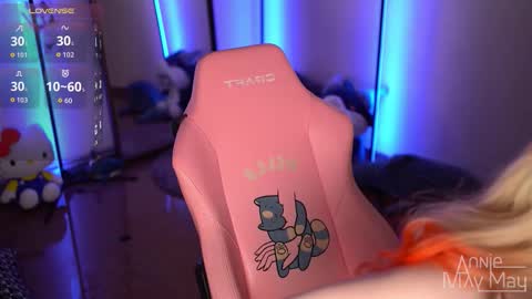 Annie May   online show from November 2025 01:13:01 PM