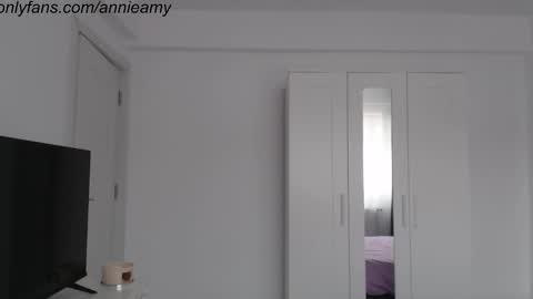 Snapshot of annieamy chatting on December 2024 12:22:02 PM Annie online show from December 2024 12:22:02 PM