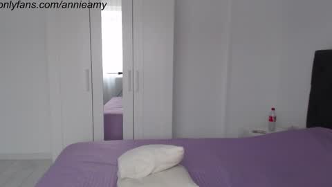 Snapshot of annieamy chatting on January 2025 01:08:02 PM Annie online show from January 2025 01:08:02 PM