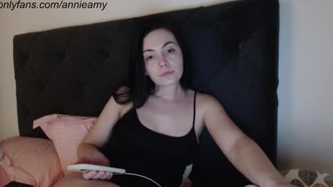Snapshot of annieamy chatting on February 2025 07:52:01 PM Annie online show from February 2025 07:52:01 PM