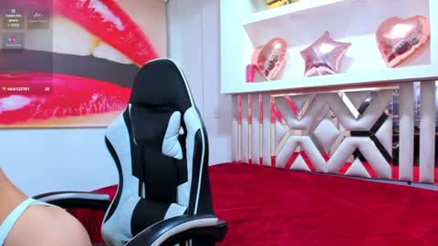 Anniee online show from July 2026 01:21:01 PM