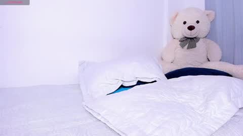 Annie  online show from December 2024 04:03:02 AM