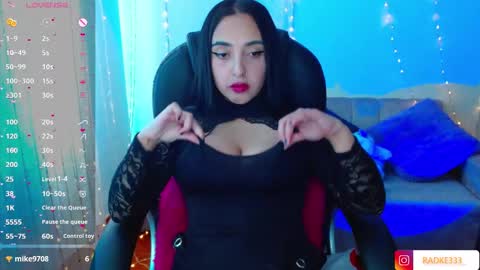 Snapshot of anniehh_ chatting on February 2026 07:20:01 PM Annie Independent model Hello all offline tokens are appreciated thank you for your support.33 online show from February 2026 07:20:01 PM