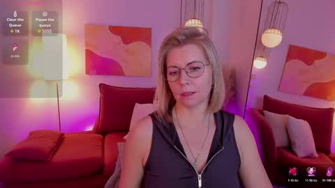 Annie online show from November 2025 06:03:01 AM