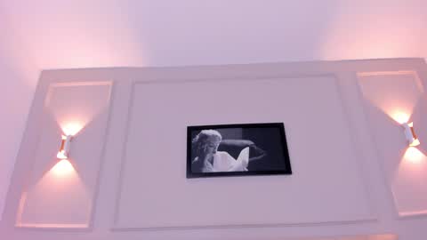 Annie online show from December 2024 08:12:02 PM