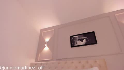 Annie online show from March 2025 05:54:01 PM