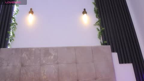 Annie online show from September 2025 12:51:01 PM