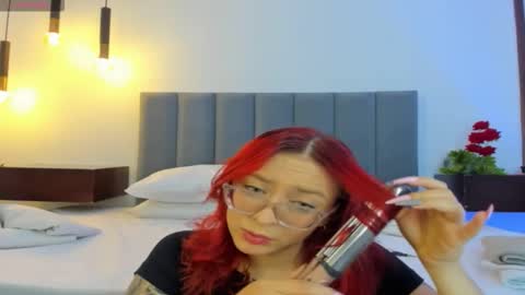 Annie online show from November 2025 11:56:02 AM