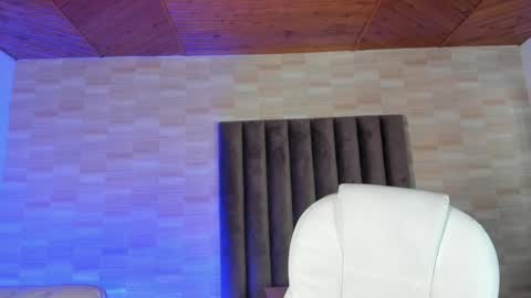 Annie  Alex online show from January 2025 12:53:02 PM