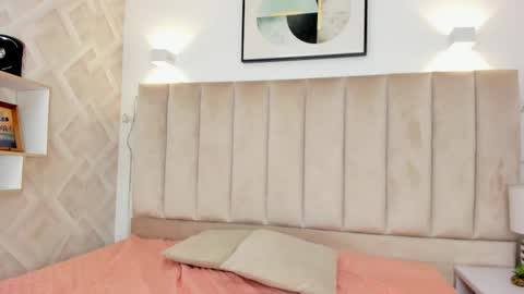 Annie Queen online show from November 2025 02:58:01 AM