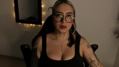 Snapshot of annikamerliahh_ chatting on February 2026 02:13:01 PM Annika online show from February 2026 02:13:01 PM