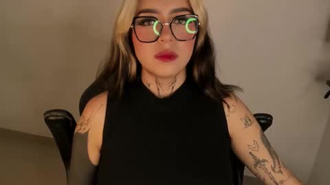 Snapshot of annikamerliahh_ chatting on February 2026 02:16:02 PM Annika online show from February 2026 02:16:02 PM