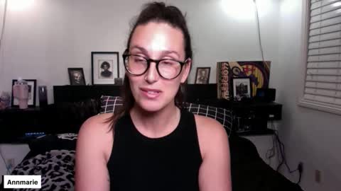 Ann online show from October 2025 02:44:01 AM