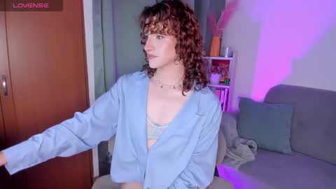 Anntonia Woods  online show from February 2026 03:12:01 AM