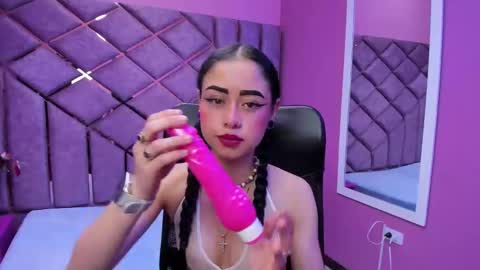 Anny online show from October 2025 03:13:01 PM