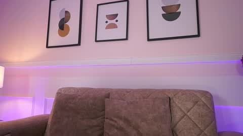 Ana online show from December 2025 12:13:02 PM