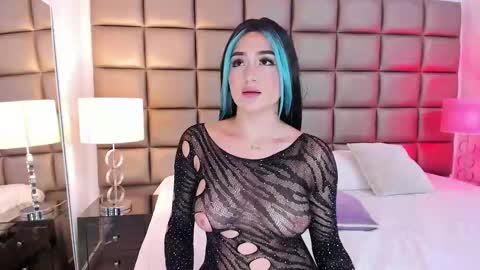 Snapshot of annyhizzle chatting on February 2025 12:30:01 AM online show from February 2025 12:30:01 AM