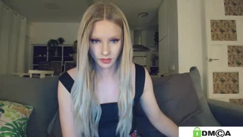 Snapshot of anorsel chatting on June 2026 09:52:01 AM Sexy Ladybug online show from June 2026 09:52:01 AM