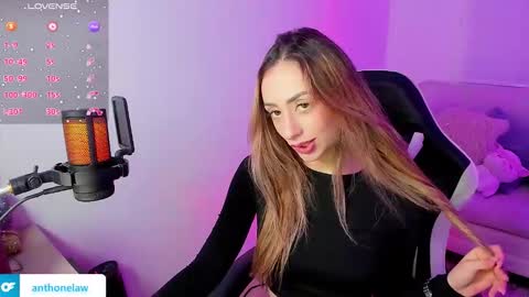 Anthonela online show from November 2025 04:01:01 AM