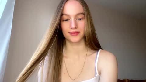 Snapshot of antionettepulgarin chatting on March 2026 03:18:01 PM Viktoria online show from March 2026 03:18:01 PM