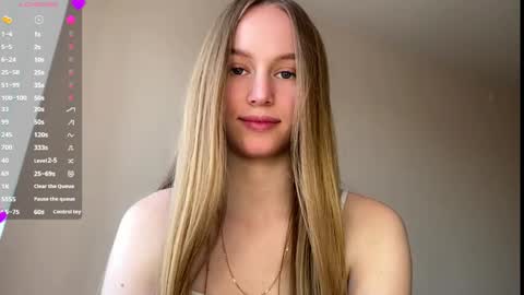 Snapshot of antionettepulgarin chatting on April 2026 03:31:02 PM Viktoria online show from April 2026 03:31:02 PM