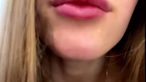 Snapshot of antionettepulgarin chatting on April 2026 03:09:02 PM Viktoria online show from April 2026 03:09:02 PM