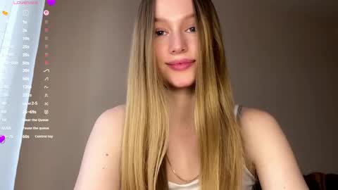 Snapshot of antionettepulgarin chatting on April 2026 03:19:02 PM Viktoria online show from April 2026 03:19:02 PM