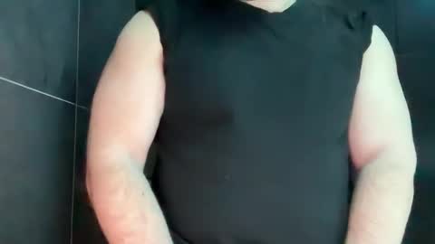 anton_smotri online show from April 2026 10:32:01 AM