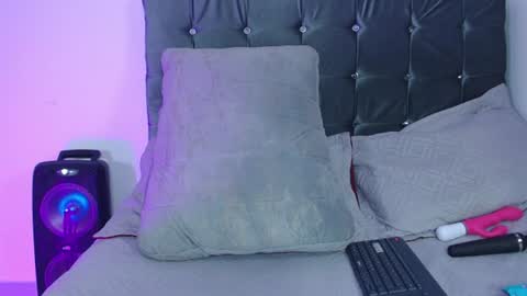 Snapshot of antonella_cruz02 chatting on July 2026 01:37:01 AM anto ford02 online show from July 2026 01:37:01 AM
