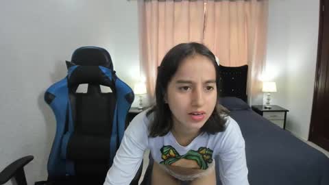 Snapshot of antonella_heinz_ chatting on December 2024 03:24:02 PM Antonella online show from December 2024 03:24:02 PM