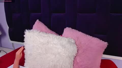 antonella and sasha online show from December 2025 08:04:02 PM